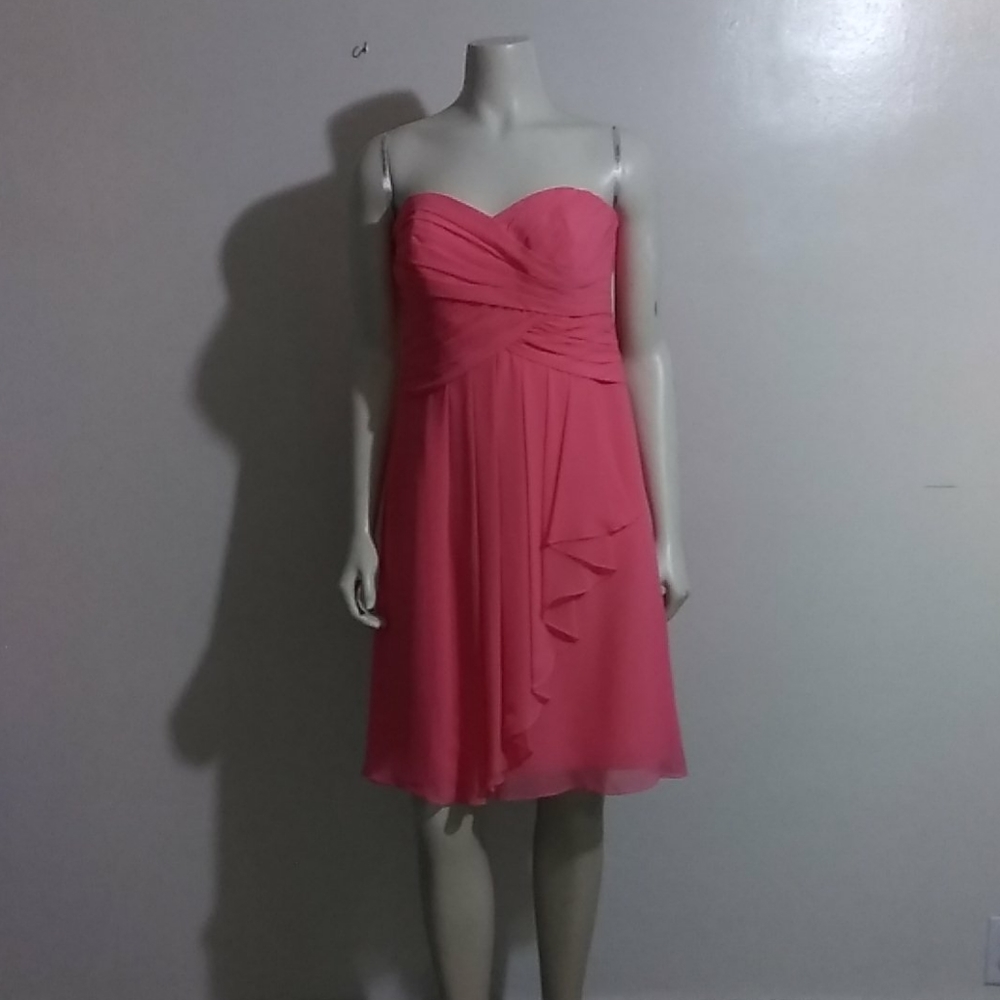 David's Bridal Short  crink Chiffon 👗 6 Coral